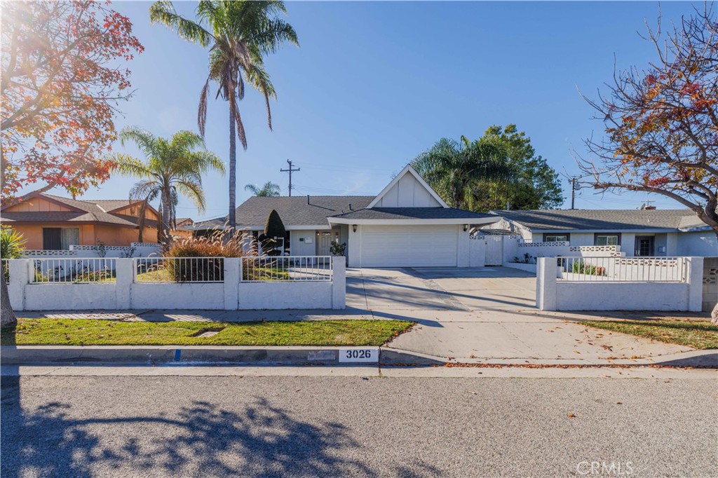 3026 E Quinnell Drive