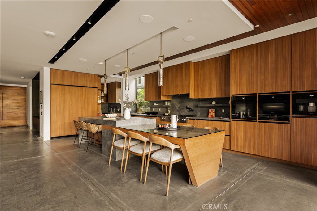 Properties 4 540 N Gardner Street