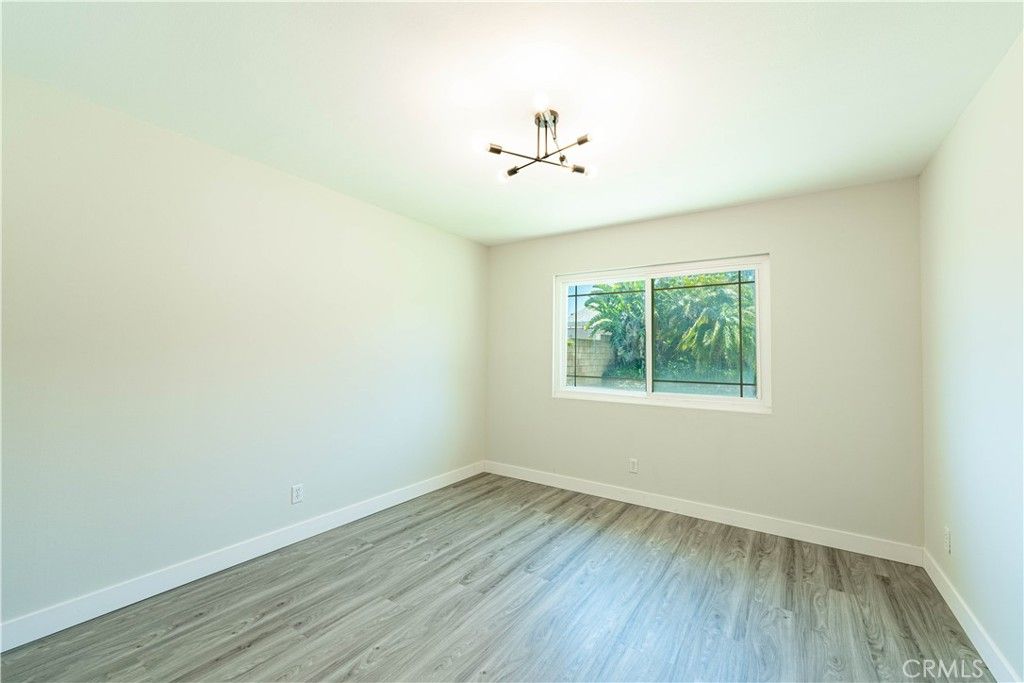 listing image 130721342070680426205