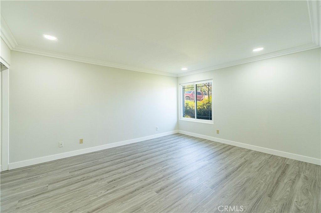 listing image 130722853072174485497