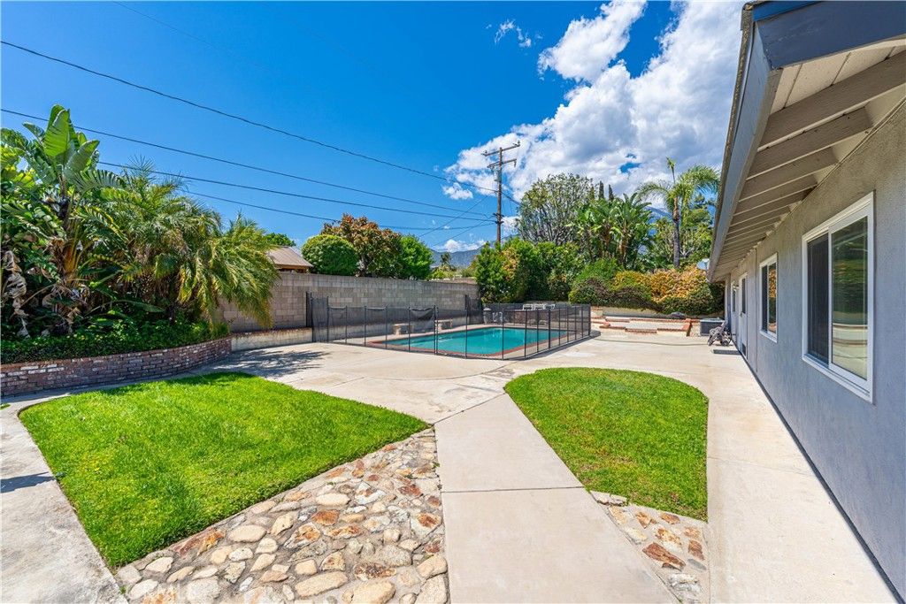 listing image 130727071255402090103