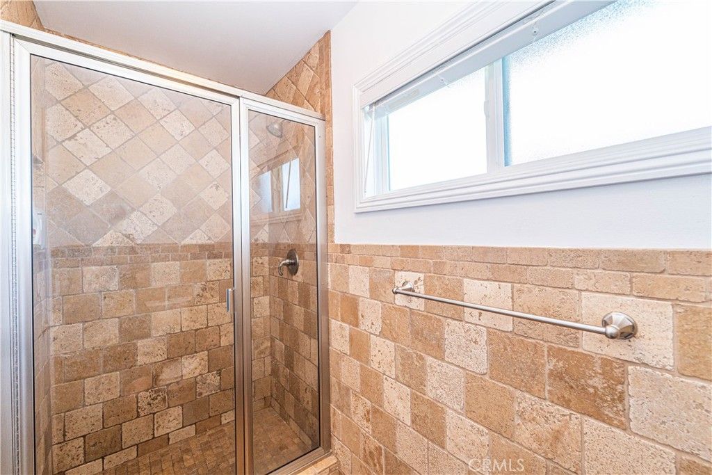 listing image 130724509261149425037