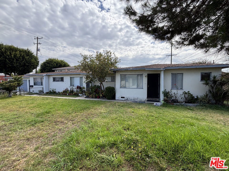 4862 W El Segundo Boulevard