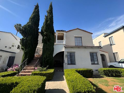Photo of 1525 1/2 S Orange Grove Avenue, Los Angeles, CA 90019 (MLS # 26863371)