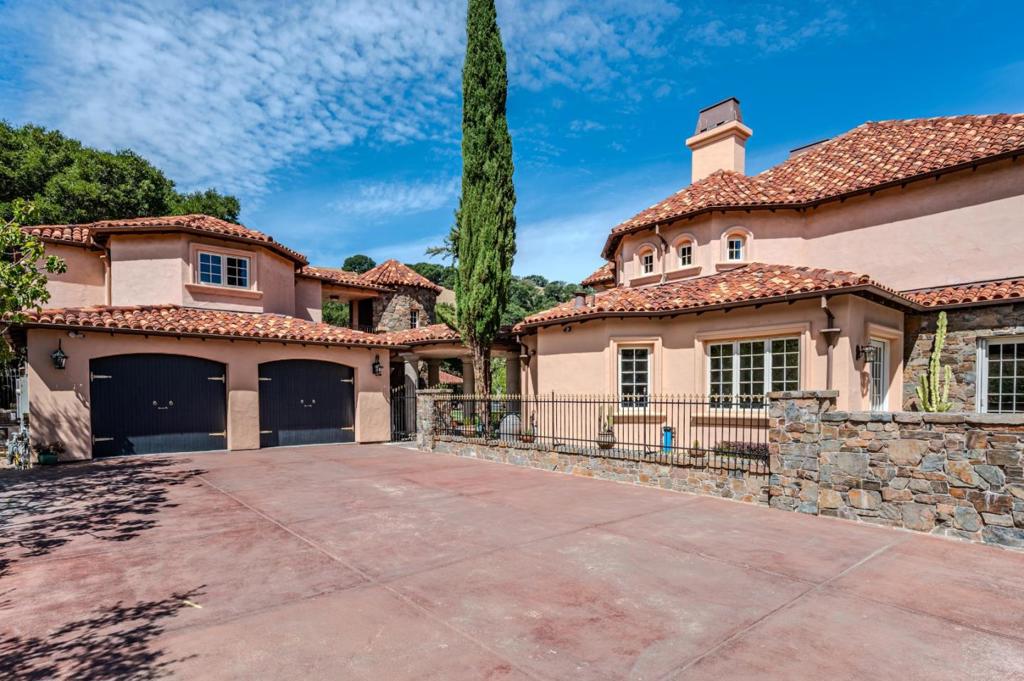 5371 Stonehurst Drive