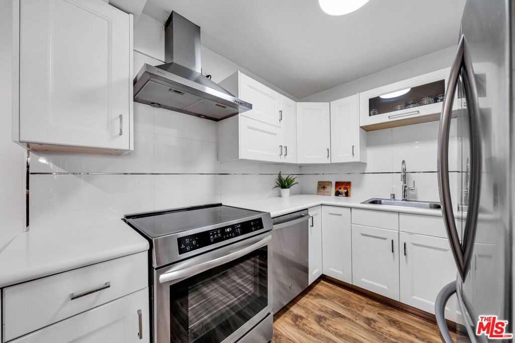 6199 Canterbury Drive 102