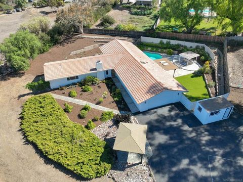 807 Poinsettia Ave Vista CA 92081