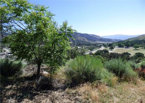 Photo of 3408 Iowa, Frazier Park, CA 93225 (MLS # SR26052411)