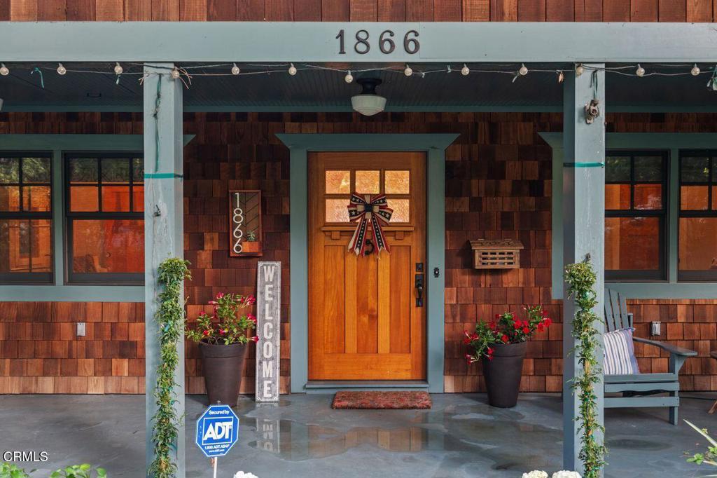 1866 Las Lunas Street