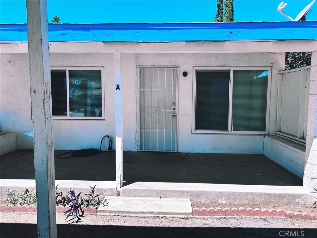Cute and cozy 1-Large Bedroom/1-Bath available for rent in Banning! This four-plex has one vacant Unit #A available now and Unit #B coming available by Mid-September 2025. Features include tiled floors, wall a/c & furnace, hallway linen closet with shower/tub in bathroom, updated kitchen, covered front porch/patio and a small rear patio. Large living room and kitchen with space for small dining table. NO Pets are allowed. Conveniently located off the I-10 Freeway at the 22nd Street Exit, surrounded by many local area amenities for grocery/gas/restaurants/shopping. Nearby to Sylvan Park, Sizzler, Starbucks and Del Taco. All interested applicants must complete a Tenant Screening and Rent Application process. Please call listing agent for an appointment to tour.