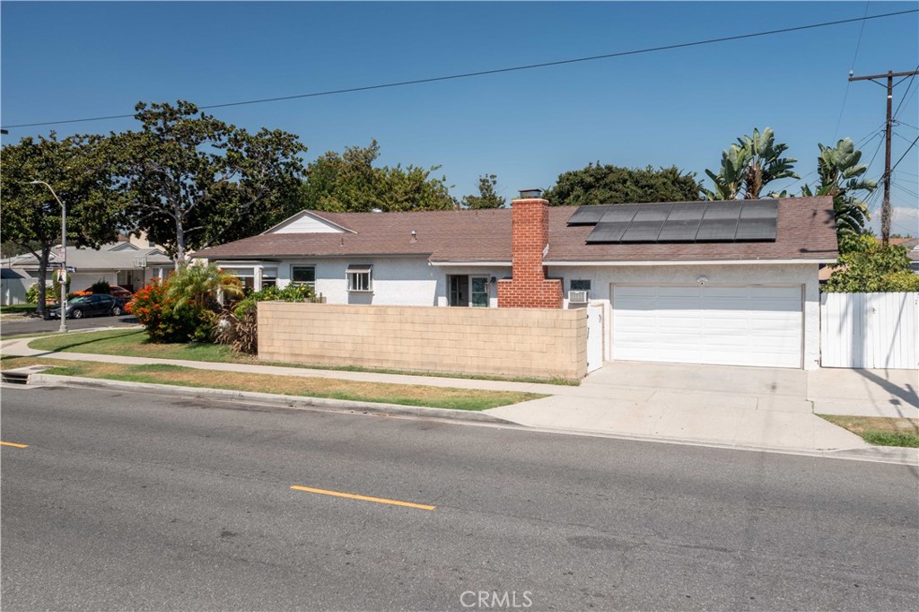 4502 Adenmoor