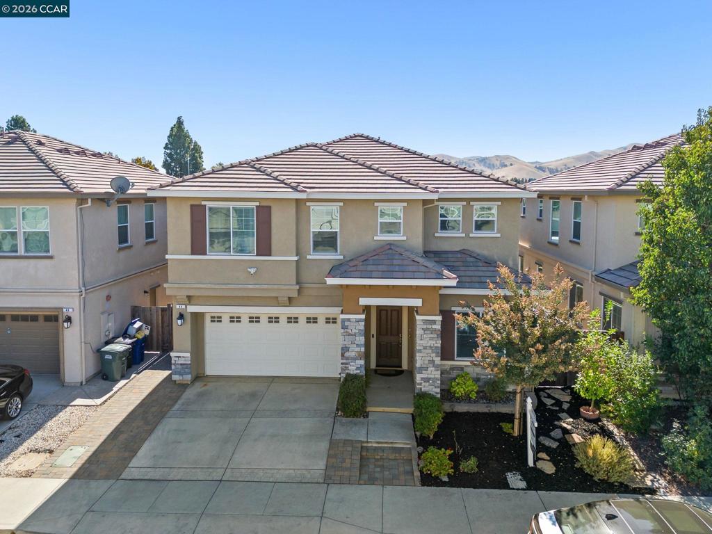 44 Greystone Pl