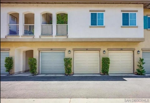 Photo of 26374 Arboretum Way Way #3106, Murrieta, CA 92563 (MLS # 260025269SD)