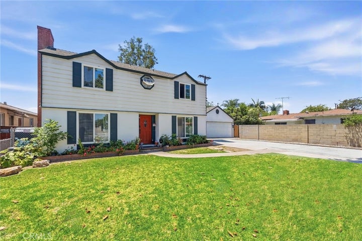Photo 1 of 12 — 1514 E 4th, Santa Ana, CA 92701