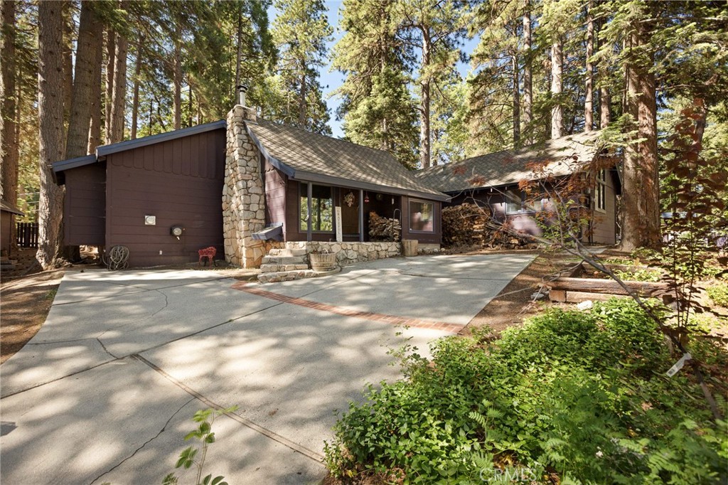 Luring Pines (LUPN) - Residential