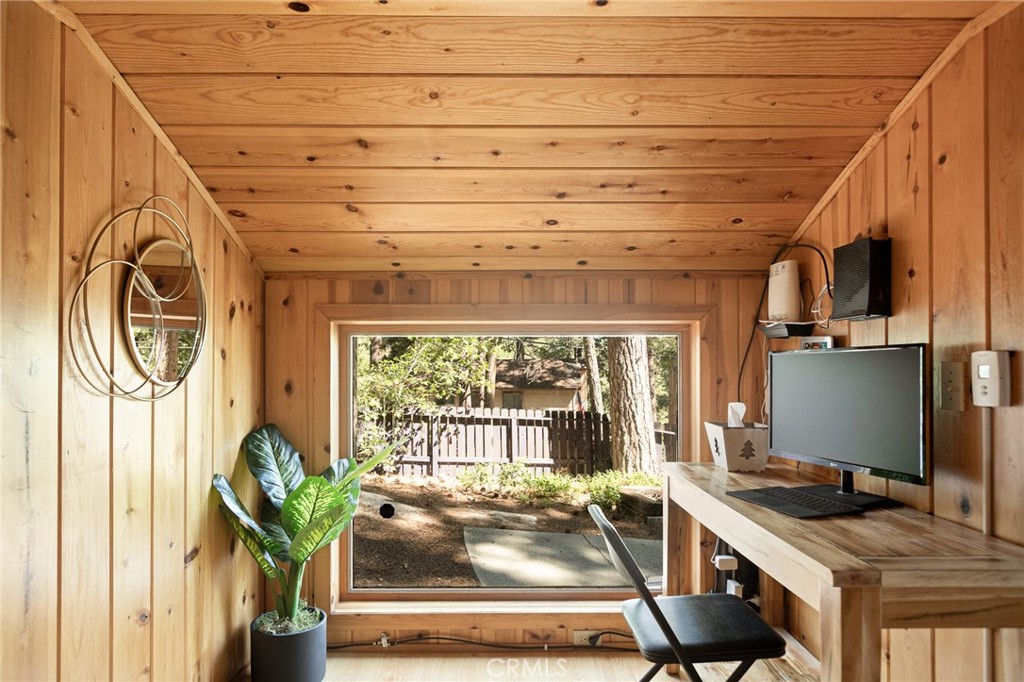 Luring Pines (LUPN) - Residential