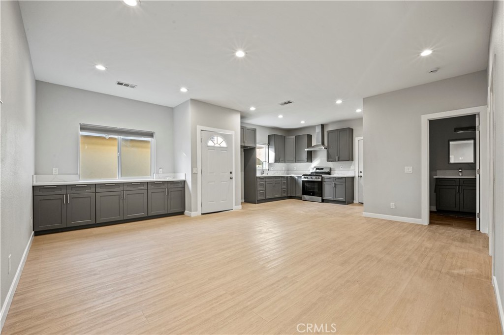 1584 W Wakefield Avenue B