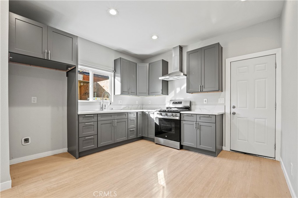 1584 W Wakefield Avenue B