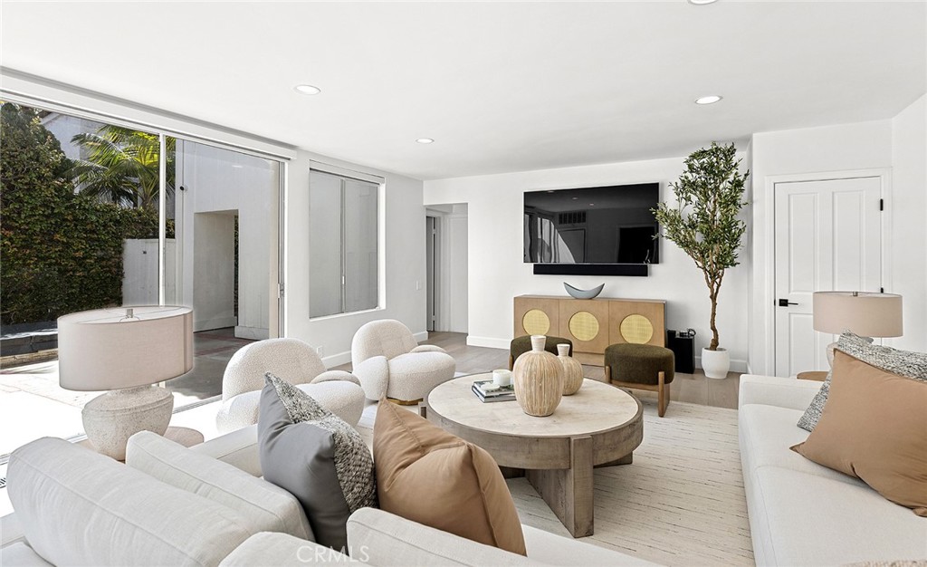 Linda Isle (LIND) - Residential