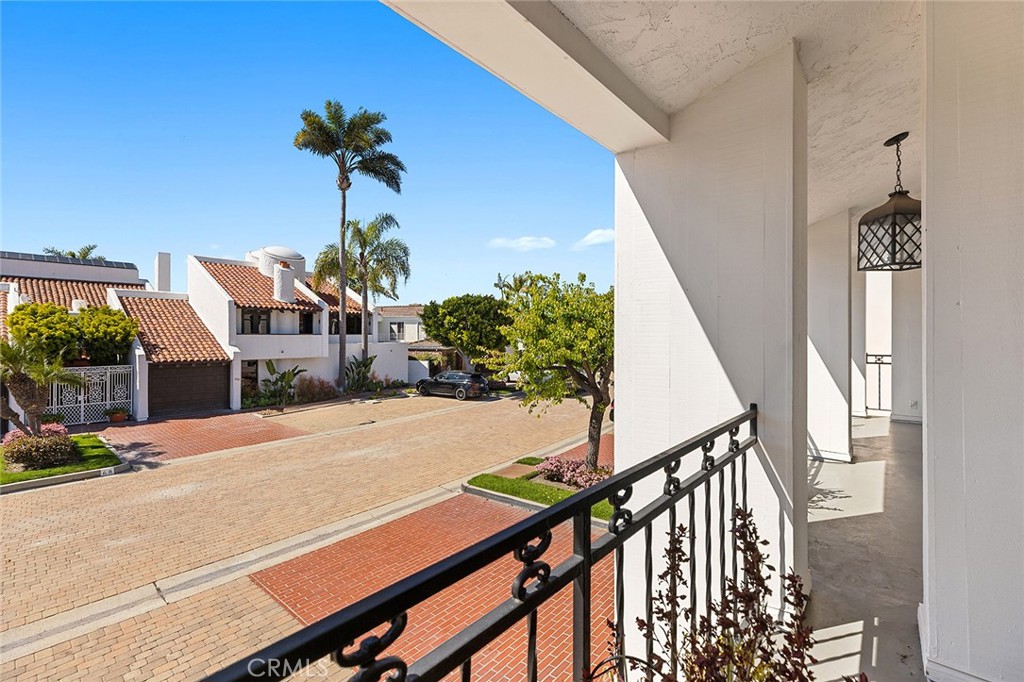 Linda Isle (LIND) - Residential