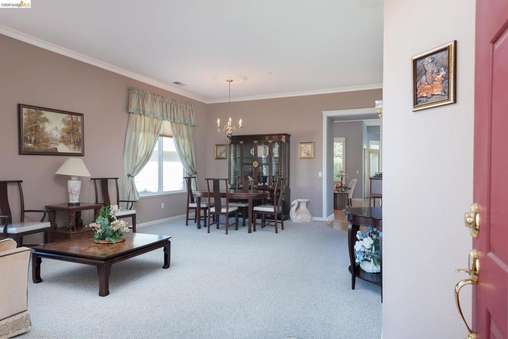 478 Coronation Dr
