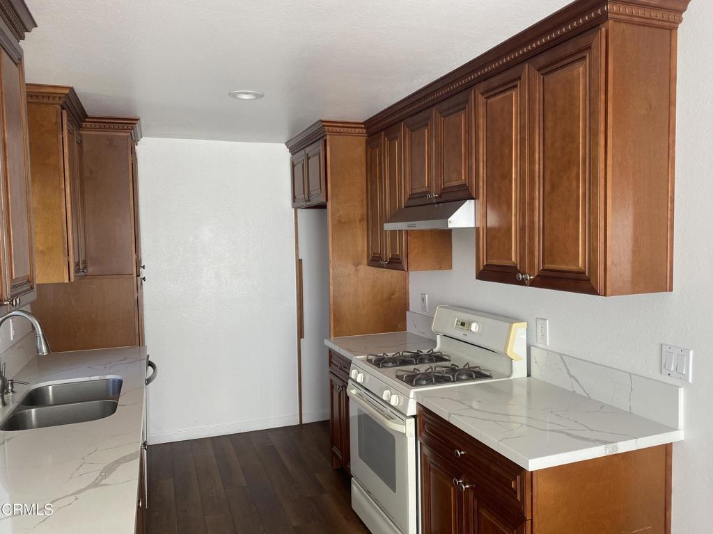 5117 Jefferson Square