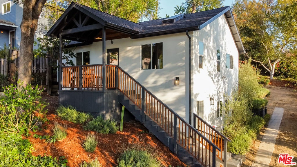4020 Clayton Avenue, Los Angeles CA 90027