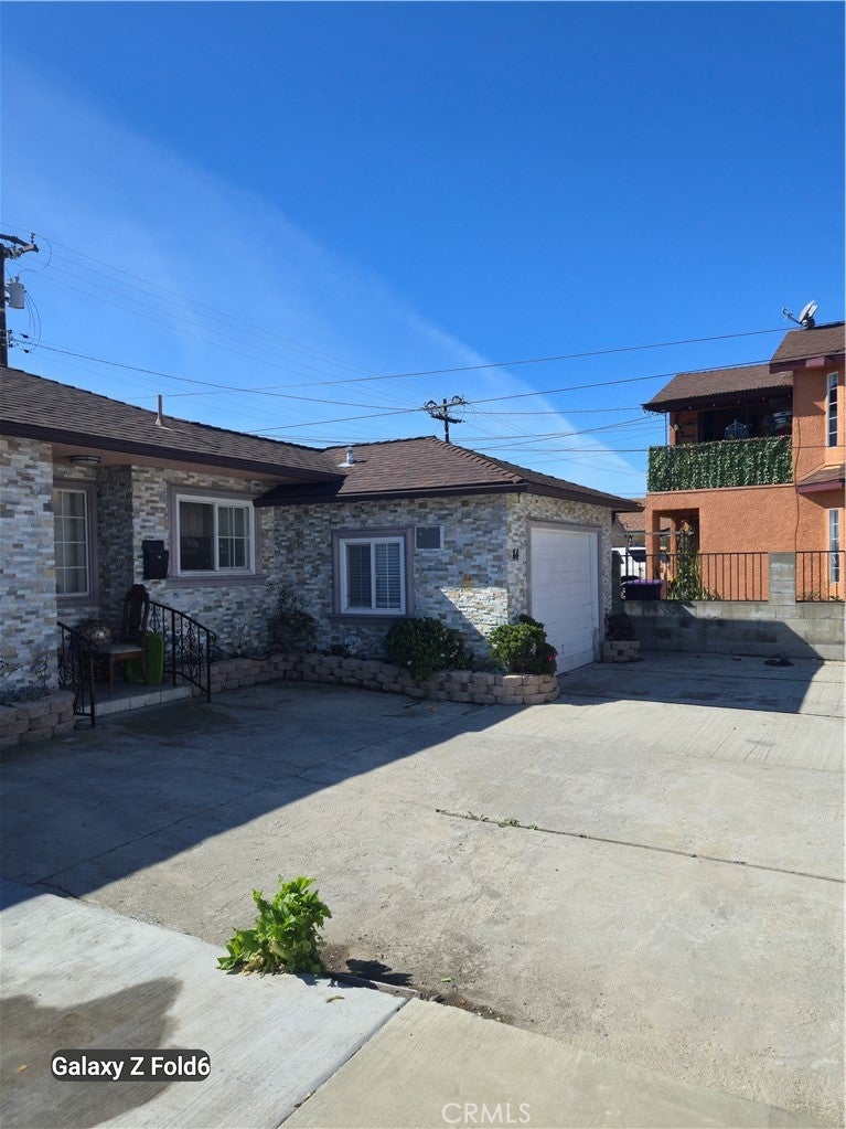 42 W Mountain View Street 44