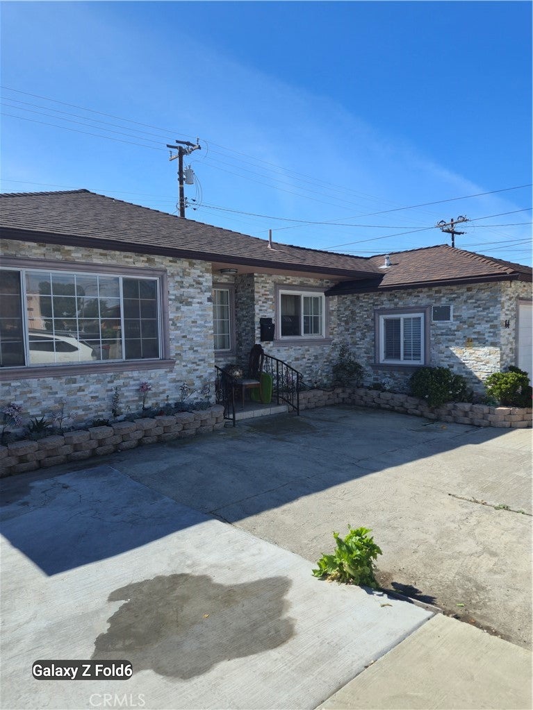 42 W Mountain View Street 44