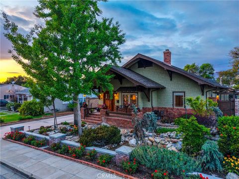 Photo of 427 Oakdale Drive, Claremont, CA 91711 (MLS # CV26073539)
