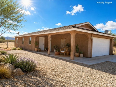 Photo of 4920 1st ST E, Joshua Tree, CA 92252 (MLS # JT26110516)