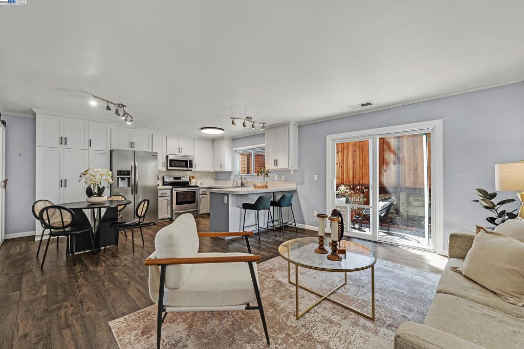 VINTAGE TERRACE - Residential