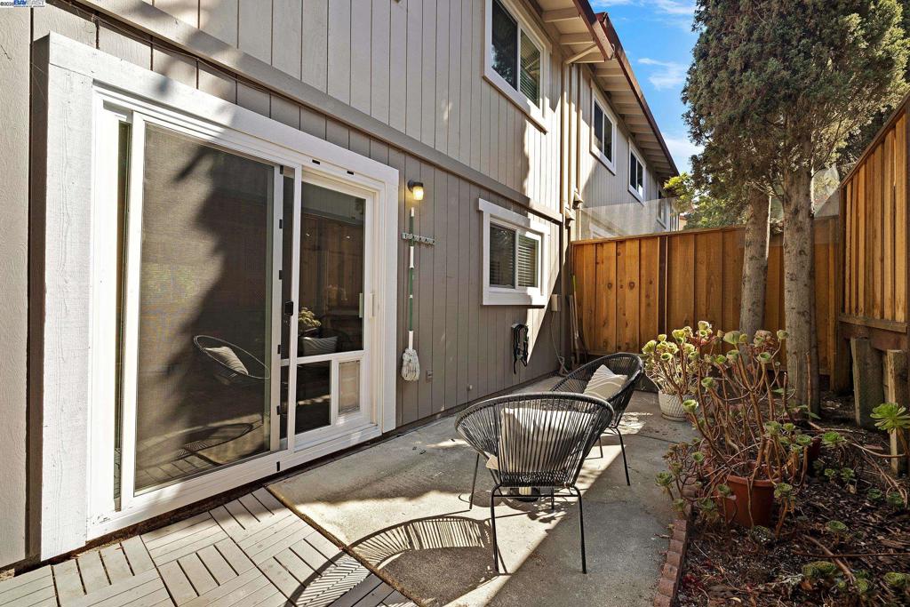 VINTAGE TERRACE - Residential