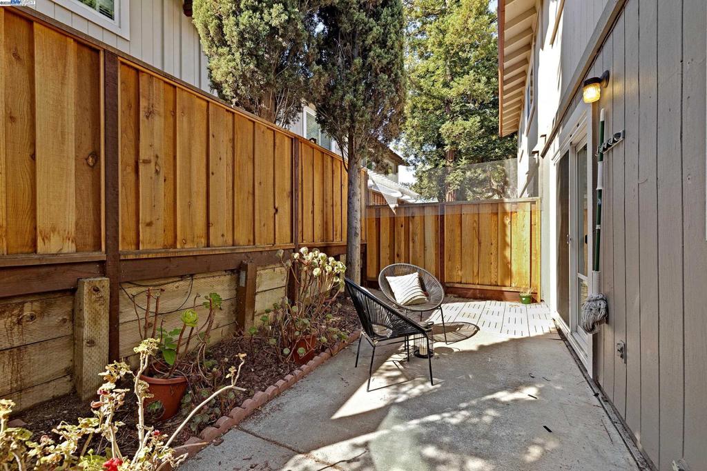 VINTAGE TERRACE - Residential