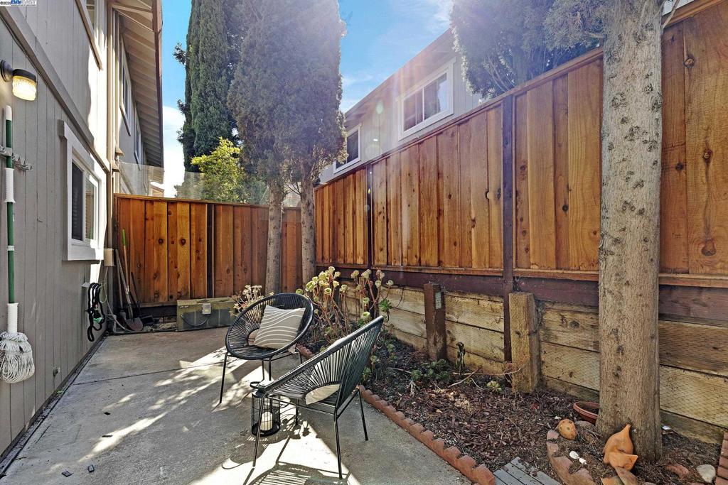 VINTAGE TERRACE - Residential
