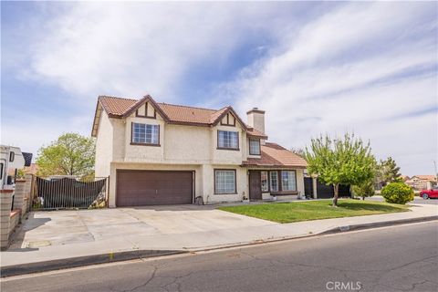 Photo of 37543 Monarch Street, Palmdale, CA 93552 (MLS # SR25244363)
