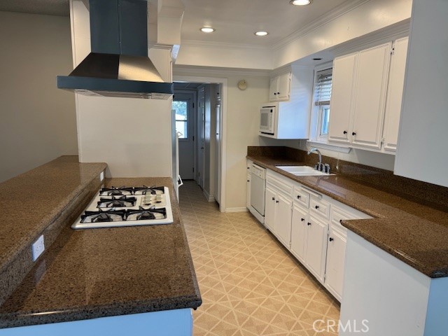 4811 Highgrove Avenue