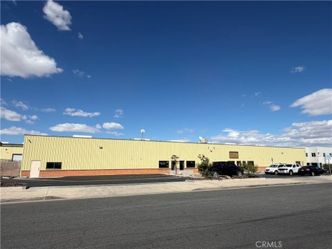 Photo of 15352 Tamarack DR, Victorville, CA 92392 (MLS # HD26233717)