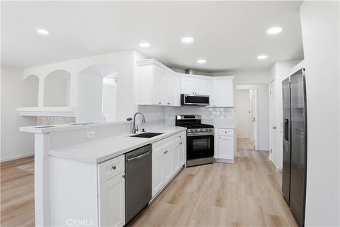Photo of 29454 Falling Leaf DR, Lake Elsinore, CA 92530 (MLS # IG26106652)
