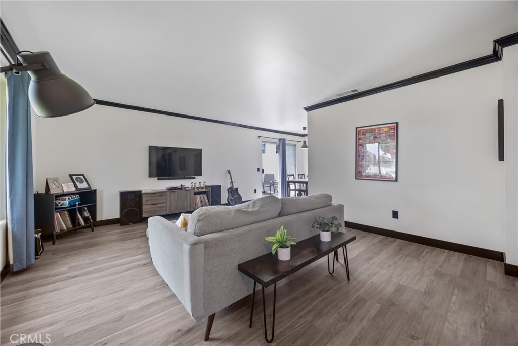 871 W 12th Street 1