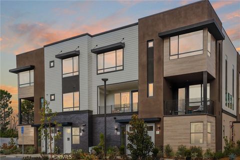 28 Bigsby Drive Stanton CA 90680