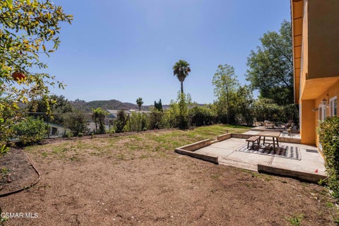 Tiny photo for 688 Velarde Drive, Thousand Oaks, CA 91360 (MLS # 226004993)