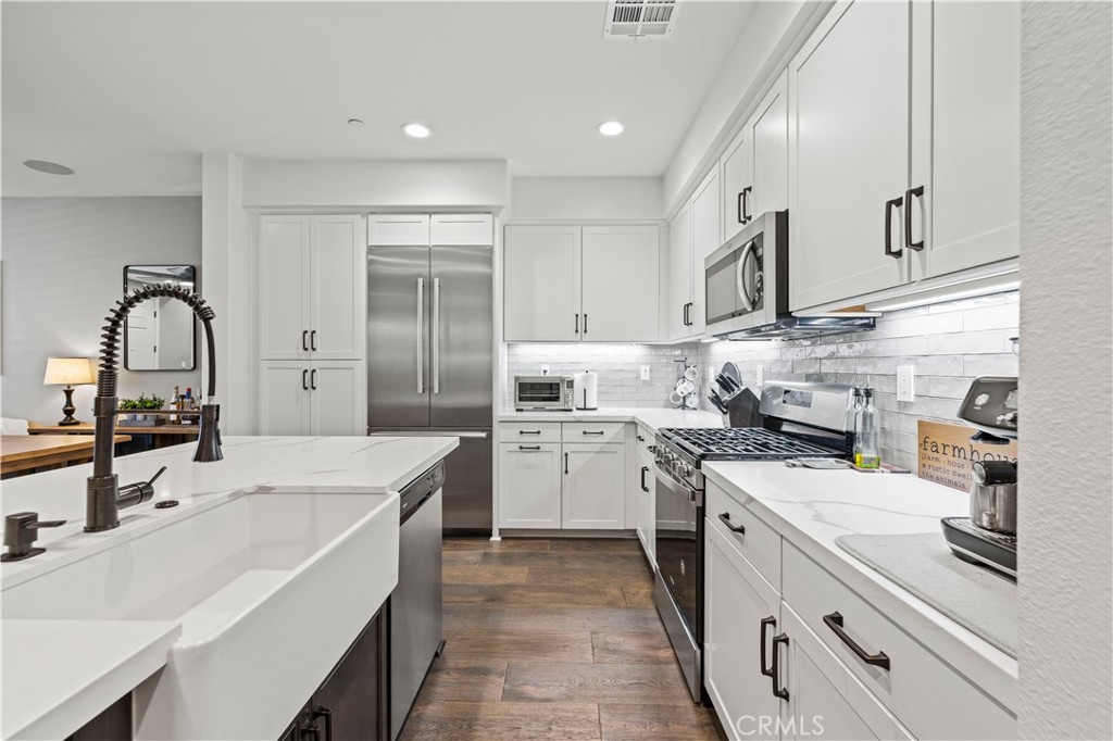 212 Red Brick 3
