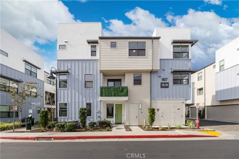 967 N Divino Privado 13 Ontario CA 91764