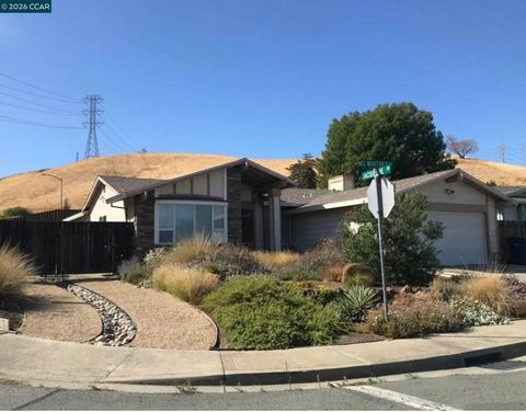 Photo of 2274 Mount Whitney Dr, Pittsburg, CA 94565 (MLS # 41129058)