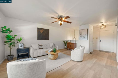 Photo of 163 Holiday Hills Dr DR, Martinez, CA 94553 (MLS # 41146355)