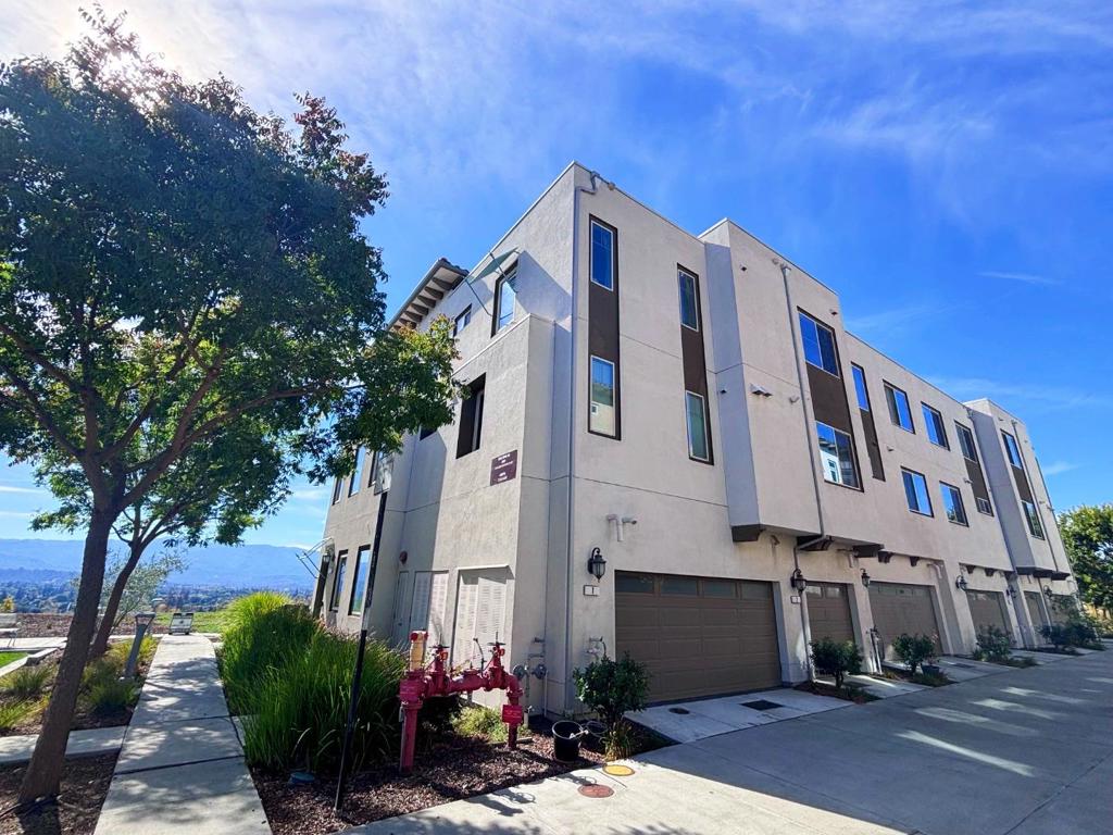 3051 San Jose Vineyard Court 2