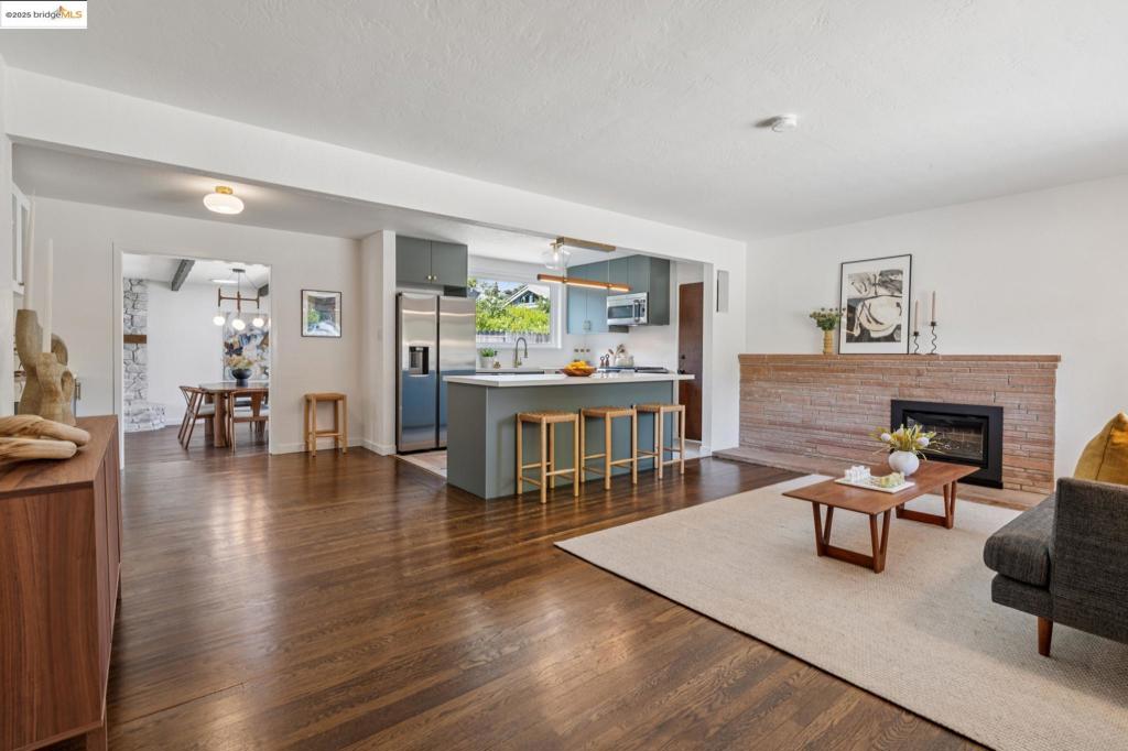 Properties 2 2069 Horne St