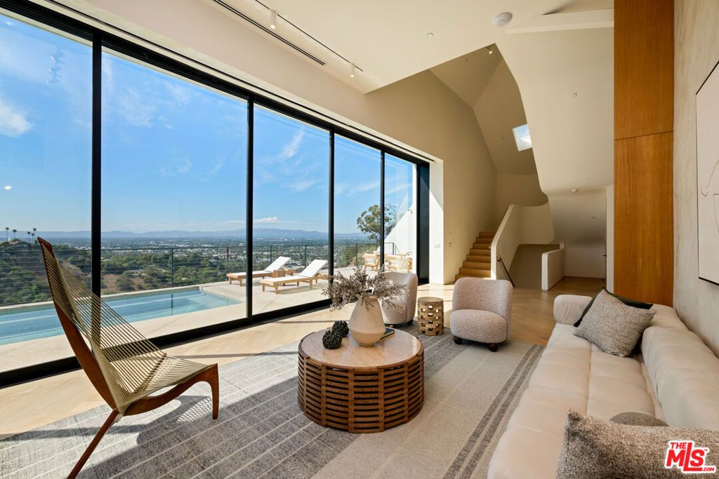 Photo of 3699 Alta Mesa Drive, Studio City, CA 91604 (MLS # 26683733)