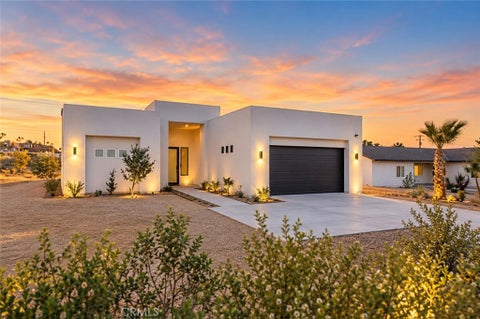 Photo of 7082 Avalon Avenue, Yucca Valley, CA 92284 (MLS # IV26217792)